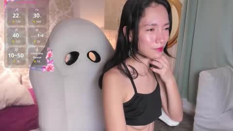 Lilyy online show from November 28, 9:51 pm