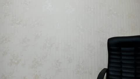    online show from December 12, 9:40 am