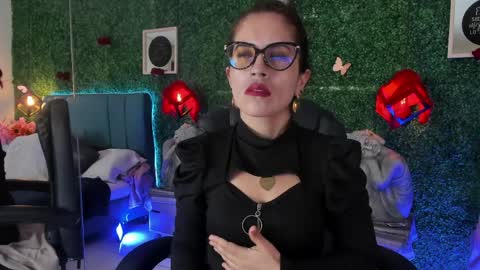 Lina  online show from March 31, 1:11 pm