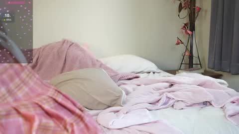 Lina           My schedule GMT0 Thu-Mon 3am-10am online show from February 14, 5:09 am