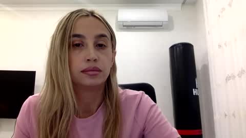 linavora online show from February 18, 12:26 pm