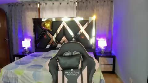  Linda  online show from June 13, 7:00 pm