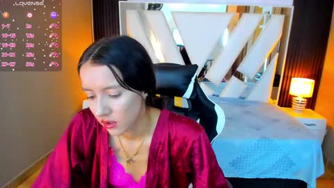 Snapshot of linda4petite chatting on October 4, 6:56 pm Linda online show from October 4, 6:56 pm