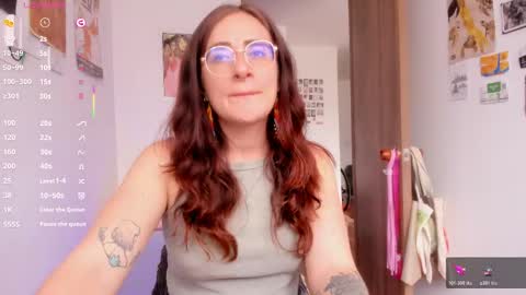 Giggles  online show from March 25, 3:48 pm