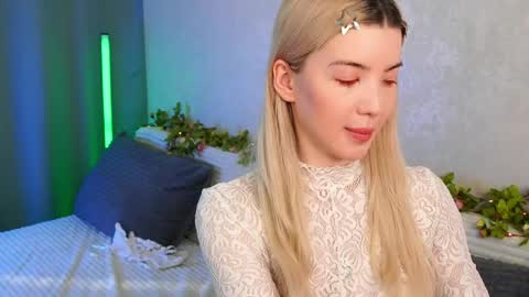 Linda online show from May 10, 11:12 am