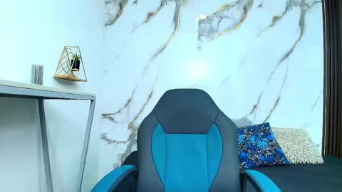  Lindsey  online show from March 9, 12:19 pm