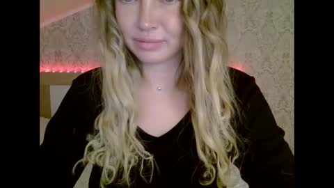 Anna online show from January 3, 3:55 pm