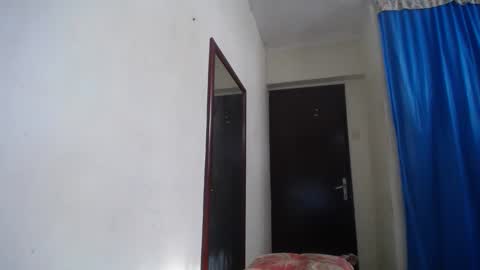 lisa_branch online show from September 28, 12:10 pm