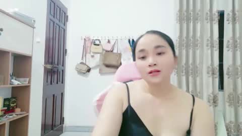 lisa_hanw online show from May 16, 1:19 am