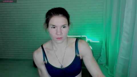 Snapshot of lisa_ree_ chatting on December 19, 12:56 am lisa online show from December 19, 12:56 am