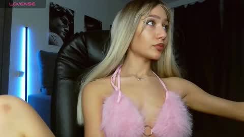 Lisa online show from January 8, 7:18 pm