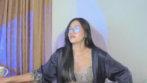 Lisa Thompson online show from February 24, 2:11 am