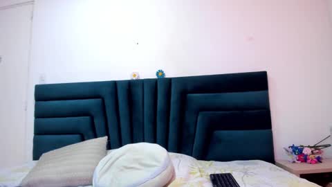 lisa white  online show from February 19, 8:44 am