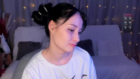 Lisa Moore online show from February 15, 10:32 pm