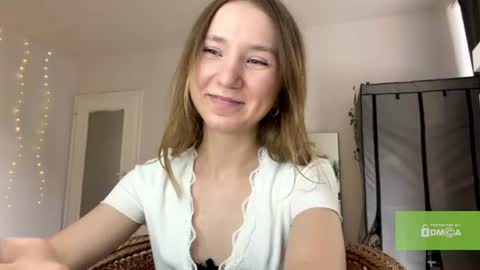 lisasmall online show from June 30, 3:55 pm