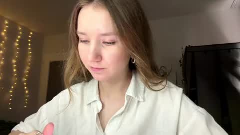 lisasmall online show from June 19, 6:22 pm