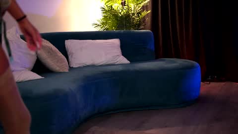 LisetteLuxe online show from June 19, 7:17 pm