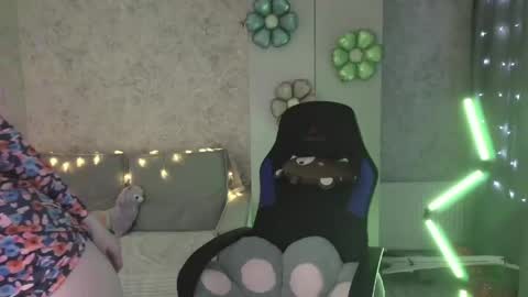 Lissa online show from April 10, 4:13 pm