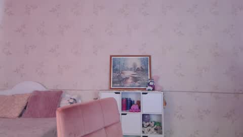 Snapshot of lissalucy chatting on February 20, 9:11 am Alice Dont forget to thumbs up its very important  online show from February 20, 9:11 am