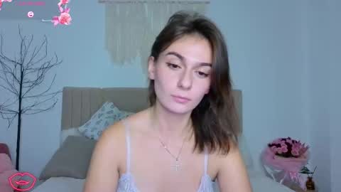 lit1le_mia online show from November 21, 9:50 pm