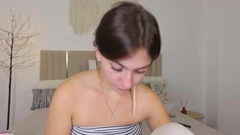 lit1le_mia online show from November 7, 10:36 pm