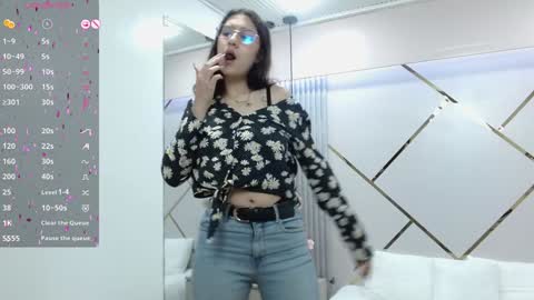 Lita online show from December 9, 2:39 pm