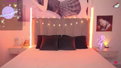 Snapshot of little_food_girl chatting on September 10, 8:20 pm Jane online show from September 10, 8:20 pm