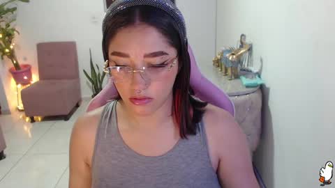 Snapshot of littleangelx_m chatting on February 24, 9:52 pm Daniela online show from February 24, 9:52 pm