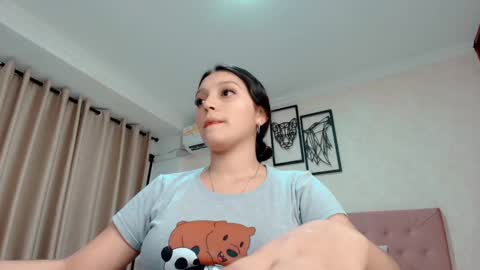 Snapshot of littlemolly_pregnant chatting on March 3, 9:01 pm Sarahs Room online show from March 3, 9:01 pm