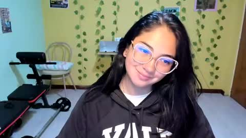 Mia  online show from July 19, 4:04 am
