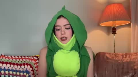 Snapshot of littlesugarpea chatting on January 8, 12:17 am Little Sugar Pea online show from January 8, 12:17 am