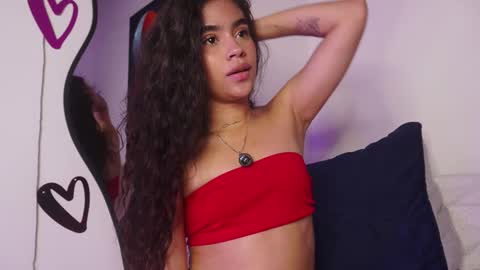 littletammy_ online show from October 29, 2:42 pm