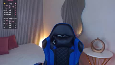 LIZETH online show from December 13, 9:32 pm