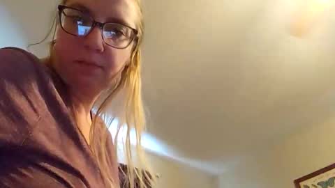 lizzie88showers online show from December 5, 7:37 pm