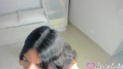 lizzieamber online show from April 29, 9:34 am