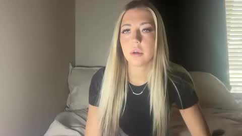 lizzy2bizzy online show from April 7, 6:32 pm