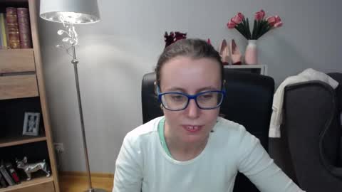 Lizzy online show from December 23, 5:33 am