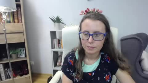 Lizzy online show from July 16, 10:42 am