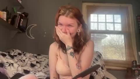 Snapshot of lizzyylovesick chatting on January 6, 1:52 pm lizzybunny online show from January 6, 1:52 pm