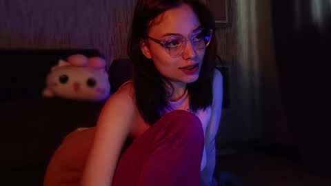 lola online show from April 5, 4:11 am