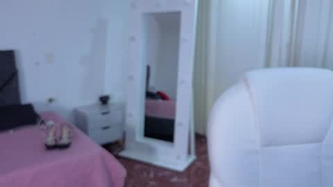 Lola  online show from May 19, 2:13 pm