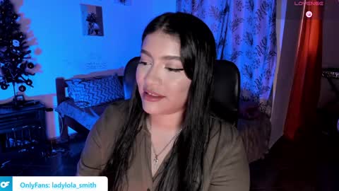 lolaasmith_21 online show from December 25, 10:16 pm