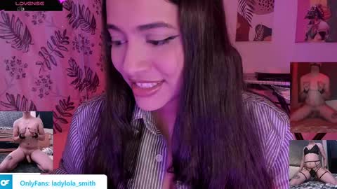 lolaasmith_21 online show from March 8, 8:29 am