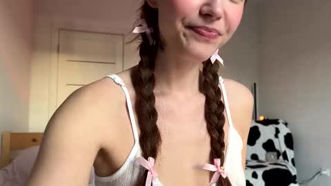 lolaatate online show from March 9, 3:04 pm