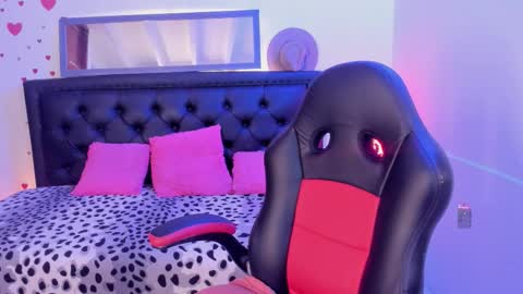 Jennifer  online show from November 15, 7:26 pm