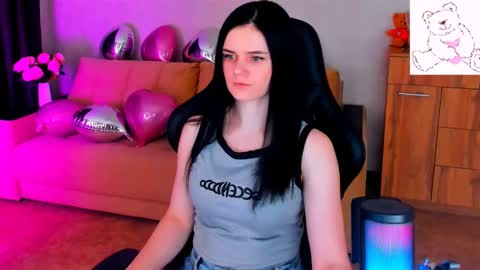 Lora Cain online show from February 14, 7:12 pm