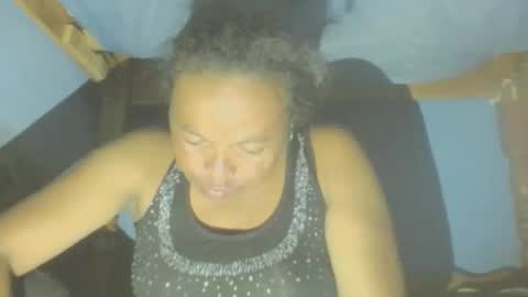 LorahVane online show from January 18, 1:40 pm