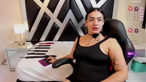 Lorena Gate online Colombia 230 pm to 930 pm online show from November 17, 7:25 pm