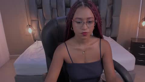 Snapshot of lorena_vieira_ chatting on March 2, 8:03 pm Lorena Vieira  online show from March 2, 8:03 pm