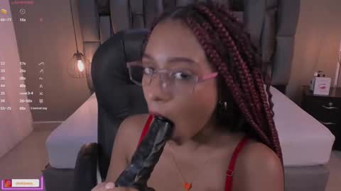 Snapshot of lorena_vieira_ chatting on March 5, 5:08 pm Lorena Vieira  online show from March 5, 5:08 pm